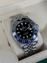 Carica l&#39;immagine nel visualizzatore di Gallery, Rolex GMT-Master II Batgirl 126710BLNR year 2021 full set
