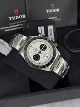 Carica l&#39;immagine nel visualizzatore di Gallery, Tudor Black Bay Chrono 79360N year 2024 full set LIKE NEW
