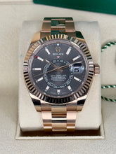 Carica l&#39;immagine nel visualizzatore di Gallery, Rolex Sky-Dweller 326935 rosè gold year 2021 full set
