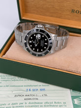 Carica l&#39;immagine nel visualizzatore di Gallery, Rolex Submariner Date 16610 year 1995 full set
