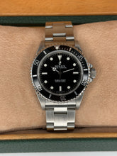 Carica l&#39;immagine nel visualizzatore di Gallery, Rolex Submariner No Date 14060M year 2005 full set
