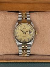 Carica l&#39;immagine nel visualizzatore di Gallery, Rolex Datejust 36 ref. 16233 year 2002 full set
