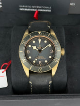 Carica l&#39;immagine nel visualizzatore di Gallery, Tudor Black Bay Bronze 79250BA year 2023 full set LIKE NEW
