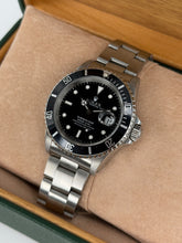 Carica l&#39;immagine nel visualizzatore di Gallery, Rolex Submariner Date 16610 year 1995 full set
