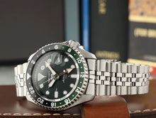 Carica l&#39;immagine nel visualizzatore di Gallery, Orologio Seiko 5 Sport GMT - SSK035K1
