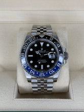 Carica l&#39;immagine nel visualizzatore di Gallery, Rolex GMT-Master II Batgirl 126710BLNR year 2021 full set
