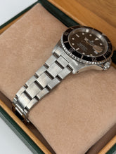 Carica l&#39;immagine nel visualizzatore di Gallery, Rolex Submariner Date 16610 year 1995 full set
